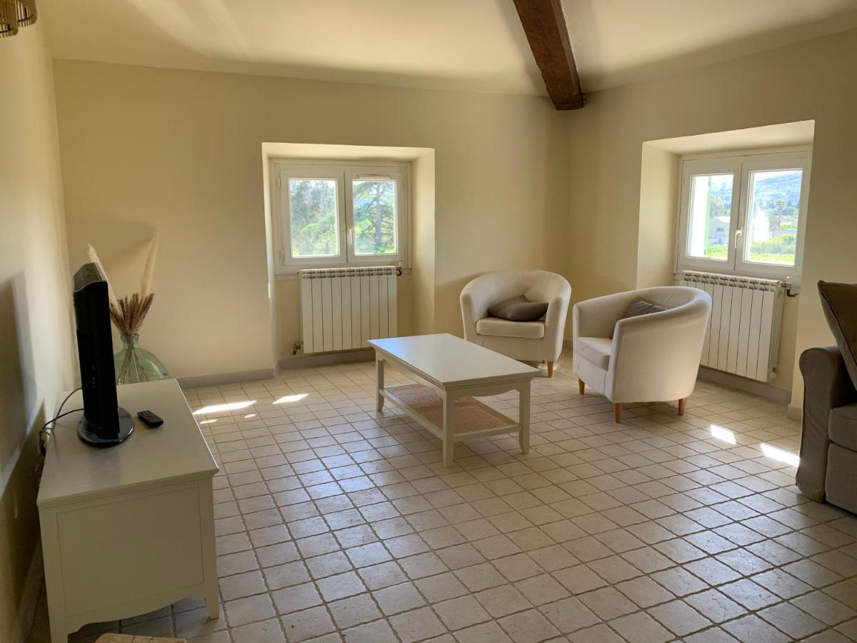 Le Chateau Des Anglades Hyeres Exterior photo