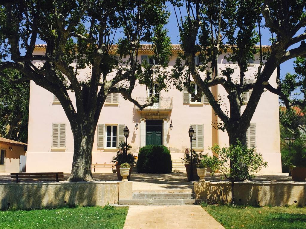 Le Chateau Des Anglades Hyeres Exterior photo